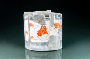 Barbara Hertwig "Gartenblick" Vasenobjekt (2020) | Porzellan, 16 x 7 cm, Höhe: 16 cm
